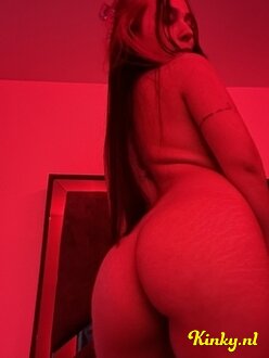 hilary-prive-ontvangst-via-kinky-6888bf9c375bfd00131947cf