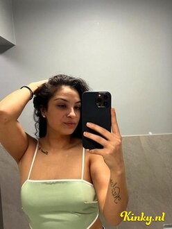 adell-escort-via-kinky-6889fda029a22700136134cd