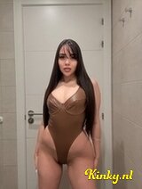 Isabella - Dulce y atrevida , con un cuerpo 100% natural