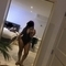nelly-erotische-massage-via-kinky-689b1eb6237f7f0013f306aa