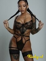 Sophie - New girl ! Hot Brunette!