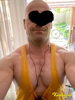 jonathan-escort-via-kinky-6890d7b04783f70013b16c18