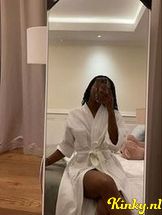 flor-virtual-sex-via-kinky-691df99f35dea800130b37ad