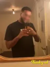 lorenzo-escort-via-kinky-69aaf0c43de0a3001469c0df