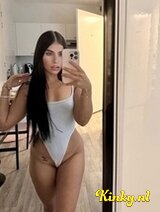 Yara - Natural petite naughty