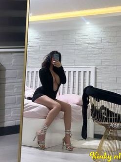 elvira-prive-ontvangst-via-kinky-68c1cc624884f30013e8849f