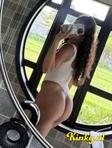 Sara - Caribbean candy! super affectionate