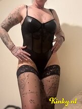 elena-escort-via-kinky-689c5b527266d20013b94155