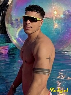 victor-escort-via-kinky-689f21327266d20013b9453f