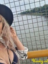 vicky-prive-ontvangst-via-kinky-68ae47c44e6e2c0013d928ef