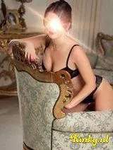 Sofia - Sensual domination with a super sexy slender girl