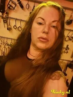 meesteres-katja-bdsm-via-kinky-685d580a9e10cc0013448a83