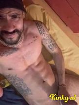 julio-escort-via-kinky-6946a45540f23c00132ee902