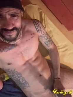 julio-escort-via-kinky-6946a45540f23c00132ee902