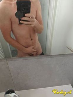 leon-erotische-massage-via-kinky-6977453d86b1a50012fefd6f