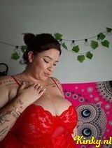 Ernestina - I provide online service and alsoin Rotterdam