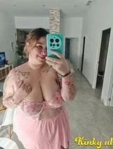 ernestina-virtual-sex-via-kinky-691f2be1c0682f0013e0431a