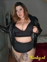 ernestina-virtual-sex-via-kinky-699dc67b18e9e600137738ad