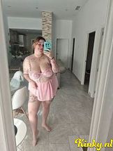 ernestina-virtual-sex-via-kinky-691f2bde96de780013837aee