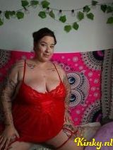 Ernestina - I provide online service and alsoin Rotterdam