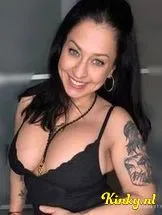 saray-virtual-sex-via-kinky-6991fd1841ff07001347b9bd