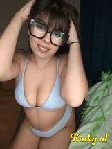 nahomi-virtual-sex-via-kinky-6982a65711aba9001403603c