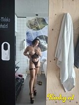 Roxi - Roxi Party/ Blowjob nicely