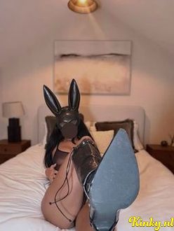 leya-bdsm-via-kinky-692713ed5cb7bf00138008cc