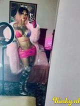 Emmily - Princess of fire a porno star in u city