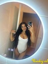 isabella-escort-via-kinky-68beee479ee34c00133ca68a