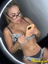 Rebecca - New girl party