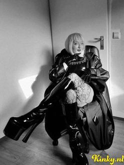 saschaluna-bdsm-via-kinky-68e89e116414c600131a63fe