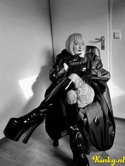 meesteres-sascha-bdsm-via-kinky-68e89e116414c600131a63fe