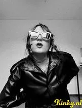 meesteres-sascha-bdsm-via-kinky-68e89e394884f30013e8b66d