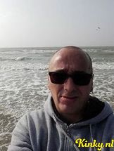 zoltán-erotische-massage-via-kinky-68bc5d9e1f33c500124cb9ee
