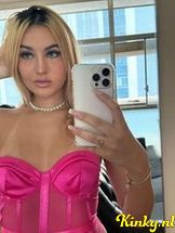 kitty-prive-ontvangst-via-kinky-68ee2d8755988d00133102f7