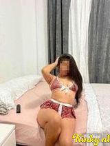 Lucia - Zeer hete brunette online