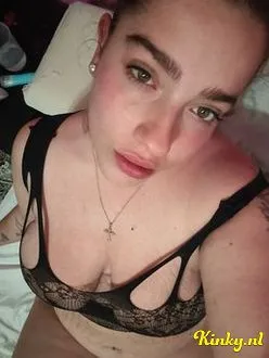 yumara-virtual-sex-via-kinky-6997cb970741710013f48a02