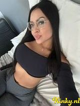 Yris - Betoverende Braziliaanse Brunette Pure Passie