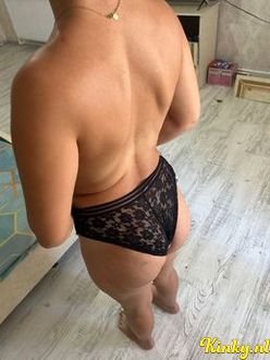 andreea-escort-via-kinky-68c932e44884f30013e88e30