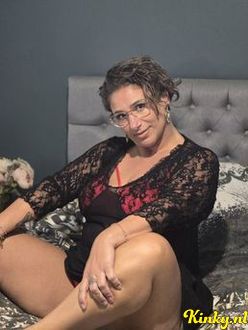 des-virtual-sex-via-kinky-68cb29242f74810013c82b94