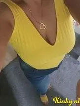 des-virtual-sex-via-kinky-691c93ddaef88e0013c9cf3d