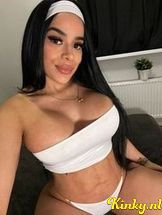karolina-escort-via-kinky-68c82f50034a850013ea8481