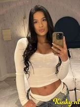 maría-escort-via-kinky-68ca11e8f6c6eb0013e5d8a8