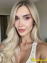 Melania - new girl in your town)