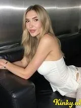 Melania - new girl in your town)