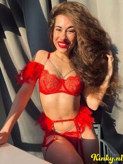 dior-escort-via-kinky-692081752ae1c700122318a9