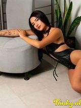 Evelyn - GFE / Party - Back in Town