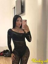 Evelyn - GFE / Party - Back in Town