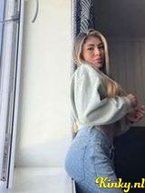 María - Sexy latina Now in nerderland